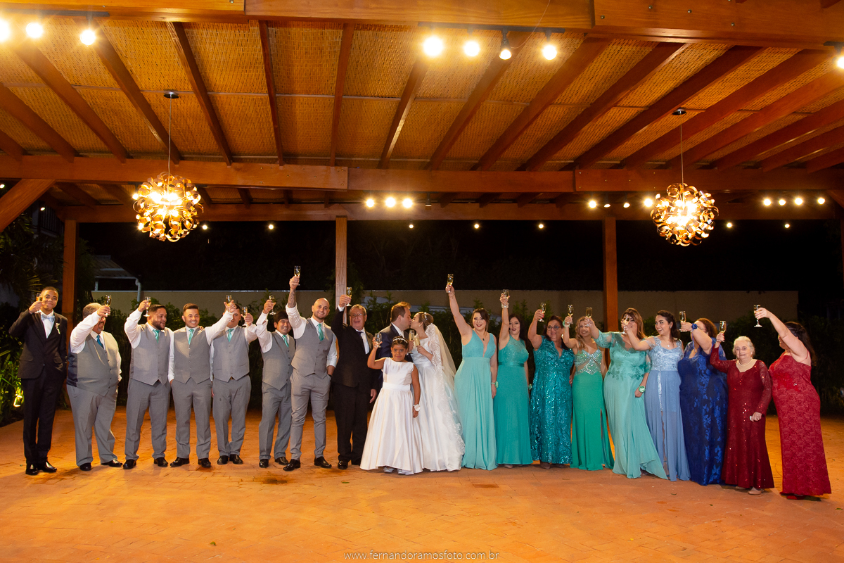 FOTOGRAFIA ESPONTÂNEA, FOTOGRAFIA DE CASAMENTO,  DIA DA NOIVA, CASAMENTO EM JUNDIAÍ, SANTUÁRIO DIOCESANO NOSSA SENHORA APARECIDA, ETERNIZE EVENTOS, FOTÓGRAFO DE CASAMENTO EM JUNDIAÍ, FOTÓGRAFO DE CASAMENTO EM ITUPEVA, ENSAIO CASAMENTO, FOTO COM PADRINHOS