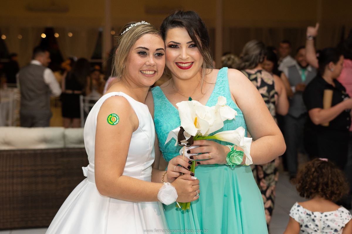 FOTOGRAFIA ESPONTÂNEA, FOTOGRAFIA DE CASAMENTO, NOIVA COM O PAI, DIA DA NOIVA, CASAMENTO EM JUNDIAÍ, SANTUÁRIO DIOCESANO NOSSA SENHORA APARECIDA, ETERNIZE EVENTOS, FOTÓGRAFO DE CASAMENTO EM JUNDIAÍ, FOTÓGRAFO DE CASAMENTO  ITUPEVA, BUQUÊ DE COPO DE LEITE