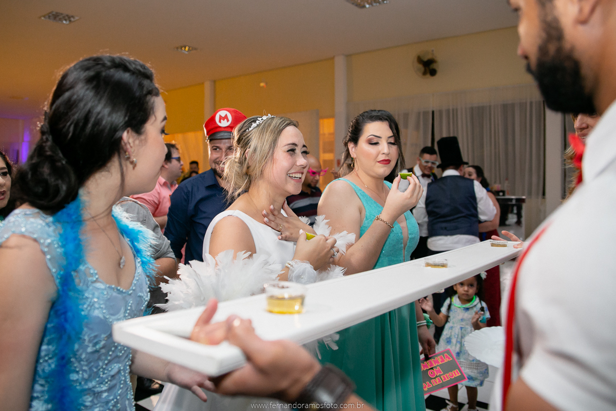 FOTOGRAFIA ESPONTÂNEA, FOTOGRAFIA DE CASAMENTO, NOIVA COM O PAI, DIA DA NOIVA, CASAMENTO EM JUNDIAÍ, SANTUÁRIO DIOCESANO NOSSA SENHORA APARECIDA, ETERNIZE EVENTOS, FOTÓGRAFO DE CASAMENTO EM JUNDIAÍ, FOTÓGRAFO DE CASAMENTO EM ITUPEVA, FESTA DE CASAMENTO
