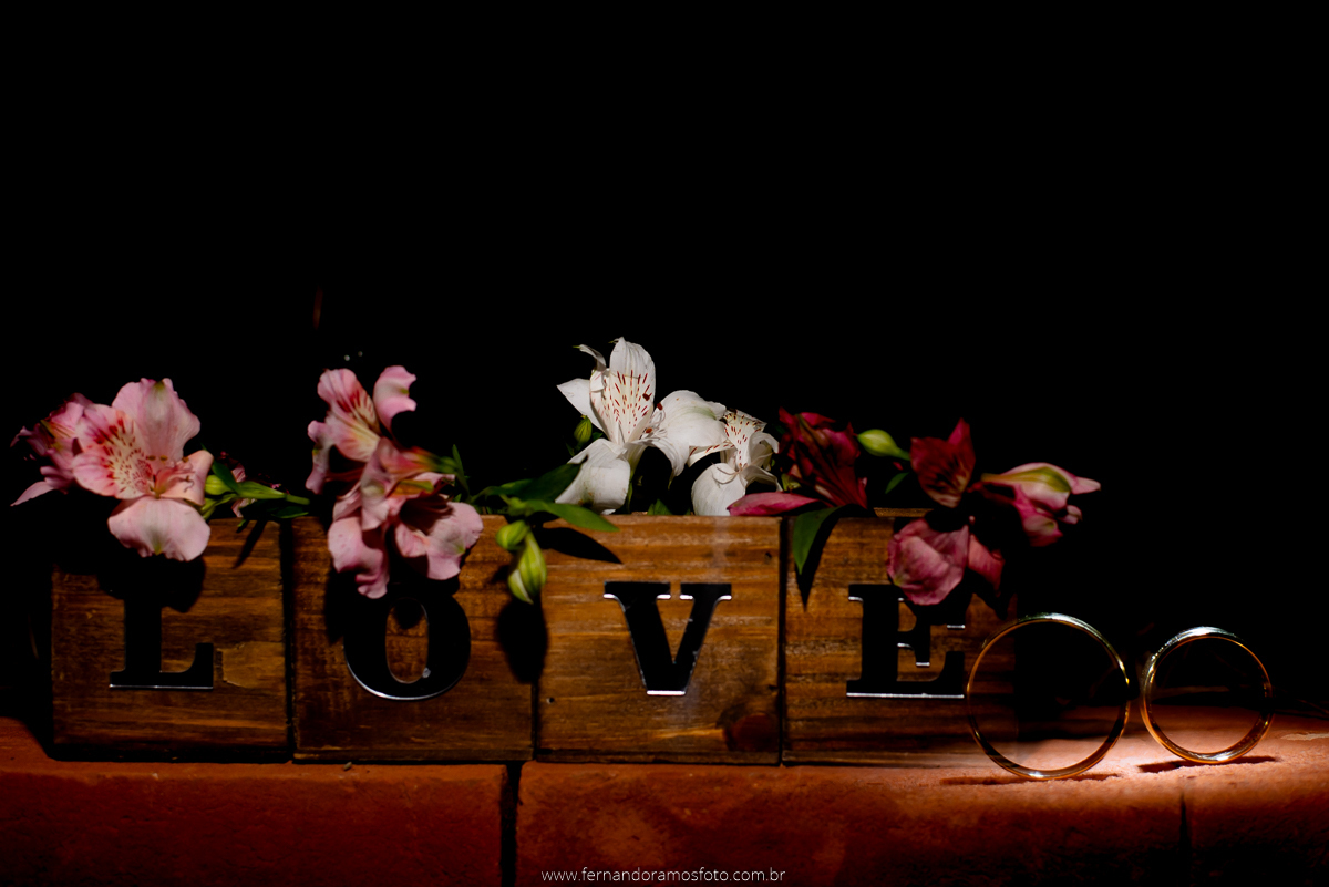 FOTOGRAFIA ESPONTÂNEA, FOTOGRAFIA DE CASAMENTO, NOIVA COM O PAI, DIA DA NOIVA, CASAMENTO EM JUNDIAÍ, SANTUÁRIO DIOCESANO NOSSA SENHORA APARECIDA, ETERNIZE EVENTOS, FOTÓGRAFO DE CASAMENTO EM JUNDIAÍ, FOTÓGRAFO DE CASAMENTO EM ITUPEVA, ALIANÇA DE CASAMENTO