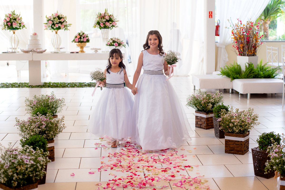 CASAMENTO NO ETERNIZE EVENTOS, CASAMENTO EM ITUPEVA, FOTOS DE CASAMENTO, FOTÓGRAFO DE CASAMENTO ITUPEVA, BUQUÊ DE NOIVA, BUQUÊ DE FLORES, CASAMENTO DE DIA, FOTOGRAFIA DE CASAMENTO, FOTÓGRAFO EM JUNDIAÍ, TAPETE DE ROSAS, DAMINHA DE CASAMENTO