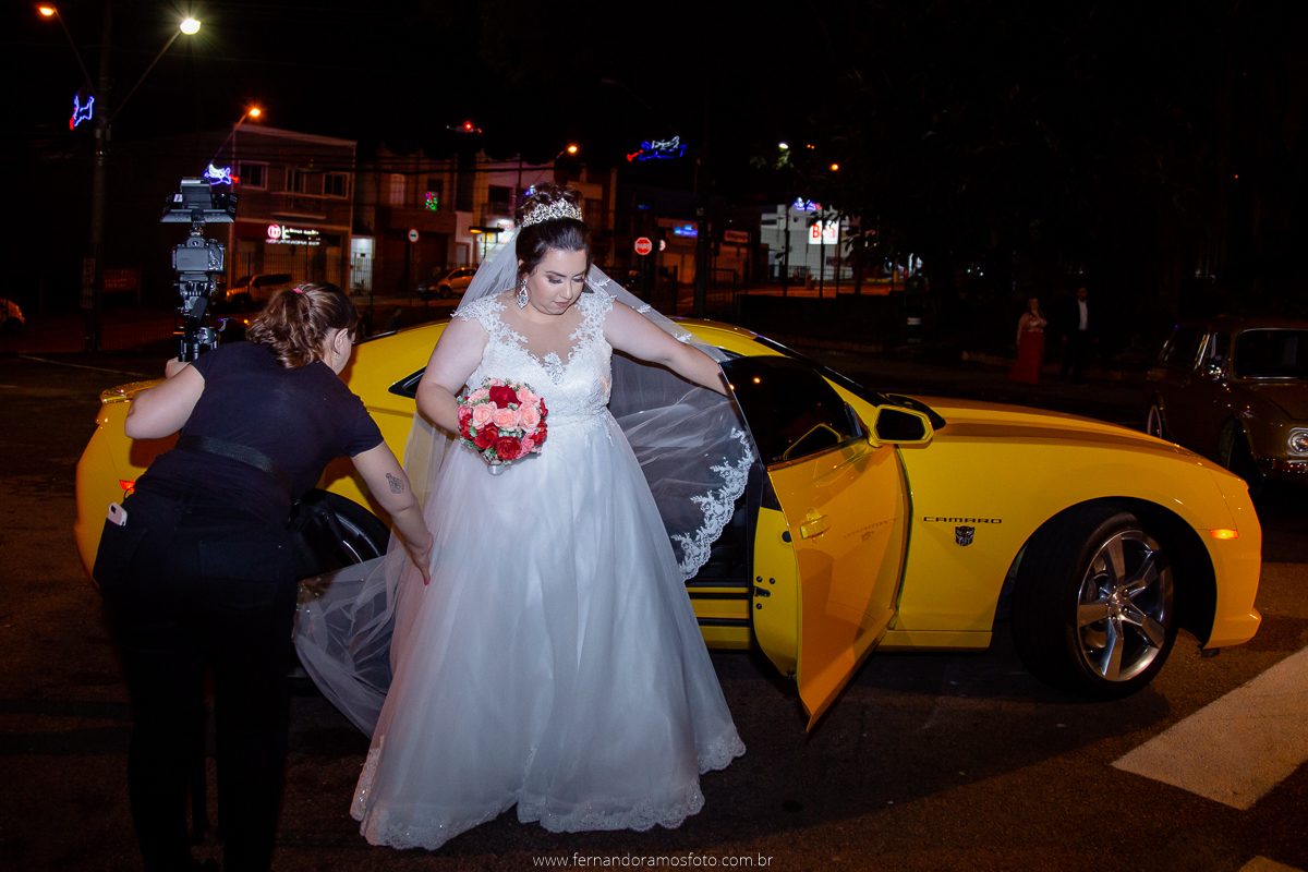CERIMÔNIA DE CASAMENTO, FOTOGRAFIA DE CASAMENTO, IGREJA NOSSA SENHORA DA CONCEIÇÃO, CASAMENTO, JUNDIAÍ, NOIVA, BUQUÊ PARA CASAMENTO, CAMARO AMARELO, CARRO PARA NOIVAS, ALUGUEL DE CARRO PARA CASAMENTO