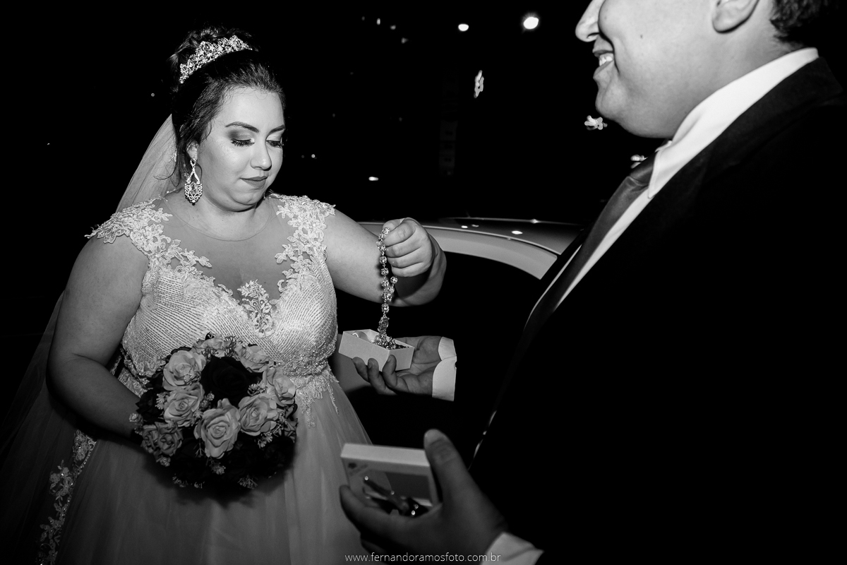 CERIMÔNIA DE CASAMENTO, FOTOGRAFIA DE CASAMENTO, IGREJA NOSSA SENHORA DA CONCEIÇÃO, CASAMENTO, JUNDIAÍ, NOIVA, BUQUÊ PARA CASAMENTO, CAMARO AMARELO, CARRO PARA NOIVAS, ALUGUEL DE CARRO PARA CASAMENTO