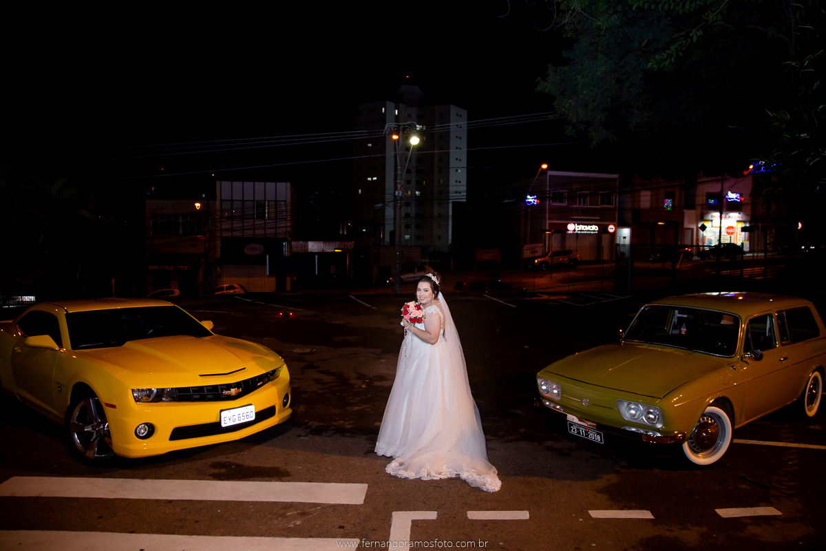 CERIMÔNIA DE CASAMENTO, FOTOGRAFIA DE CASAMENTO, IGREJA NOSSA SENHORA DA CONCEIÇÃO, CASAMENTO, JUNDIAÍ, NOIVA, BUQUÊ PARA CASAMENTO, CAMARO AMARELO, CARRO PARA NOIVAS, ALUGUEL DE CARRO PARA CASAMENTO, VARIANT