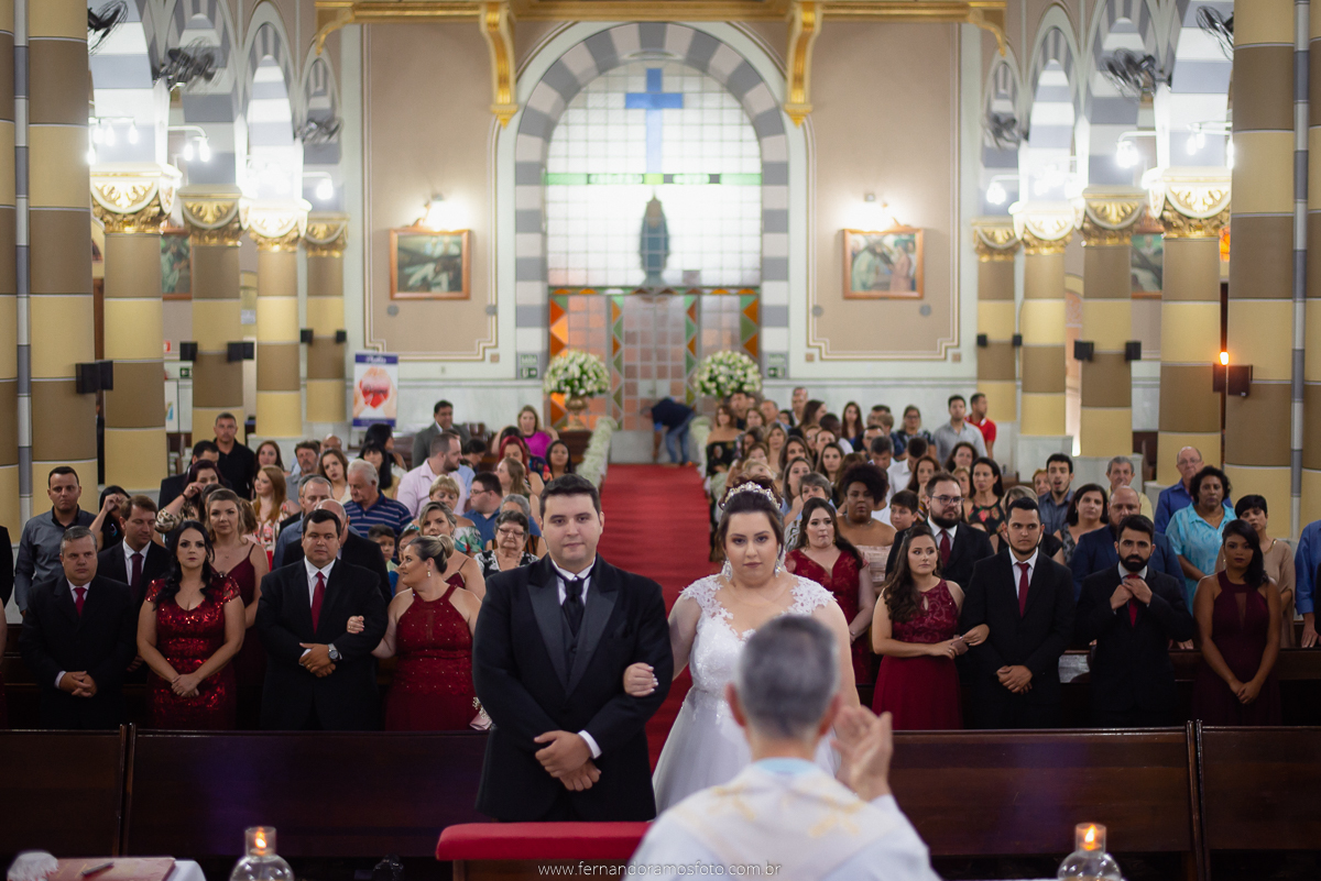 CERIMÔNIA DE CASAMENTO, FOTOGRAFIA DE CASAMENTO, IGREJA NOSSA SENHORA DA CONCEIÇÃO, CASAMENTO, JUNDIAÍ, TAPETE VERMELHO, ENTRADA DA NOIVA, CELEBRAÇÃO DE CASAMENTO