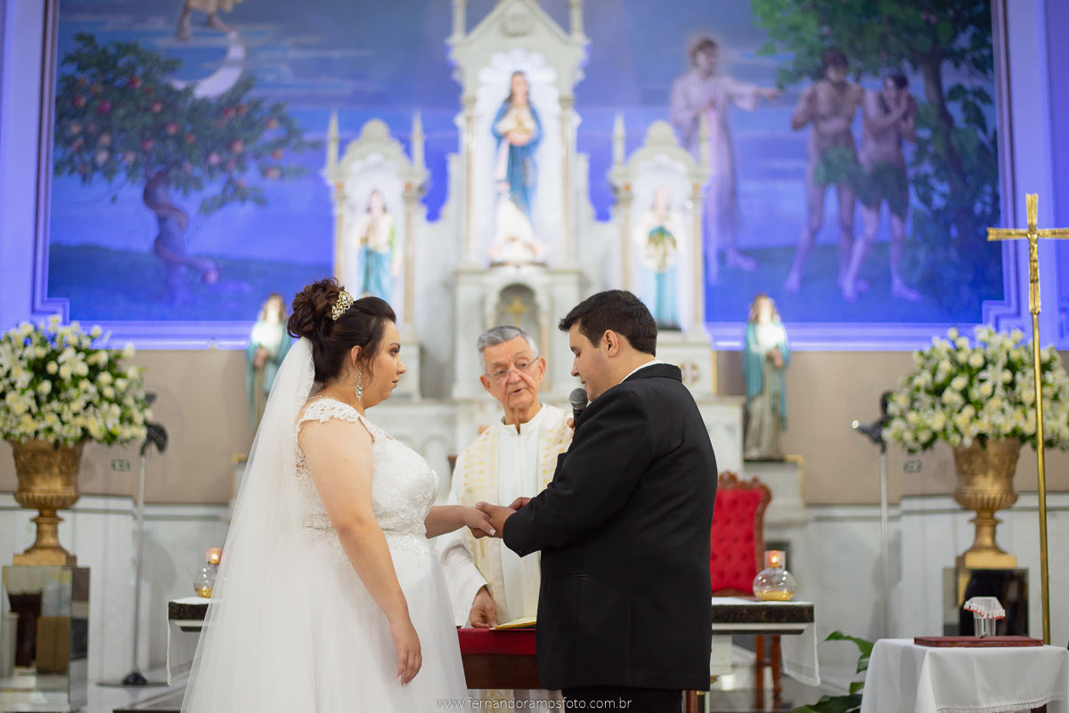 CERIMÔNIA DE CASAMENTO, FOTOGRAFIA DE CASAMENTO, IGREJA NOSSA SENHORA DA CONCEIÇÃO, CASAMENTO, JUNDIAÍ, TROCA DAS ALIANÇAS, VOTOS DE CASAMENTO, ALIANÇAS DE CASAMENTO
