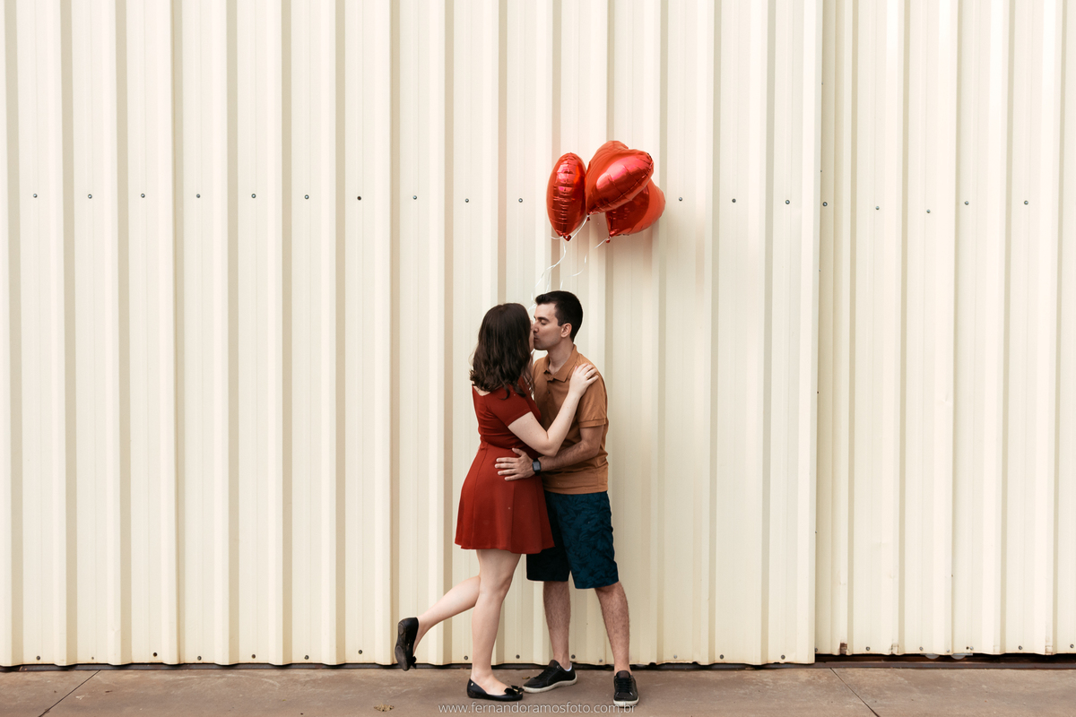 ENSAIO PRÉ-CASAMENTO, PRÉ-WEDDING, VINHOS MICHELETTO, FOTOGRAFIA DE CASAMENTO, ENSAIO AO AR LIVRE, FOTOS DE PRÉ-CASAMENTO, ENSAIO NA VÍNICOLA, ENSAIO PRÉ-CASAMENTO EM LOUVEIRA, LOUVEIRA, SÃO PAULO, BALÕES DE CORAÇÃO