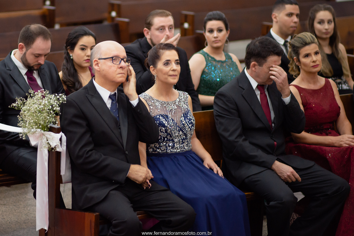 Fotografia espontânea, cerimônia de casamento na paróquia santa teresinha, Jundiaí, São Paulo, fotografo de casamento