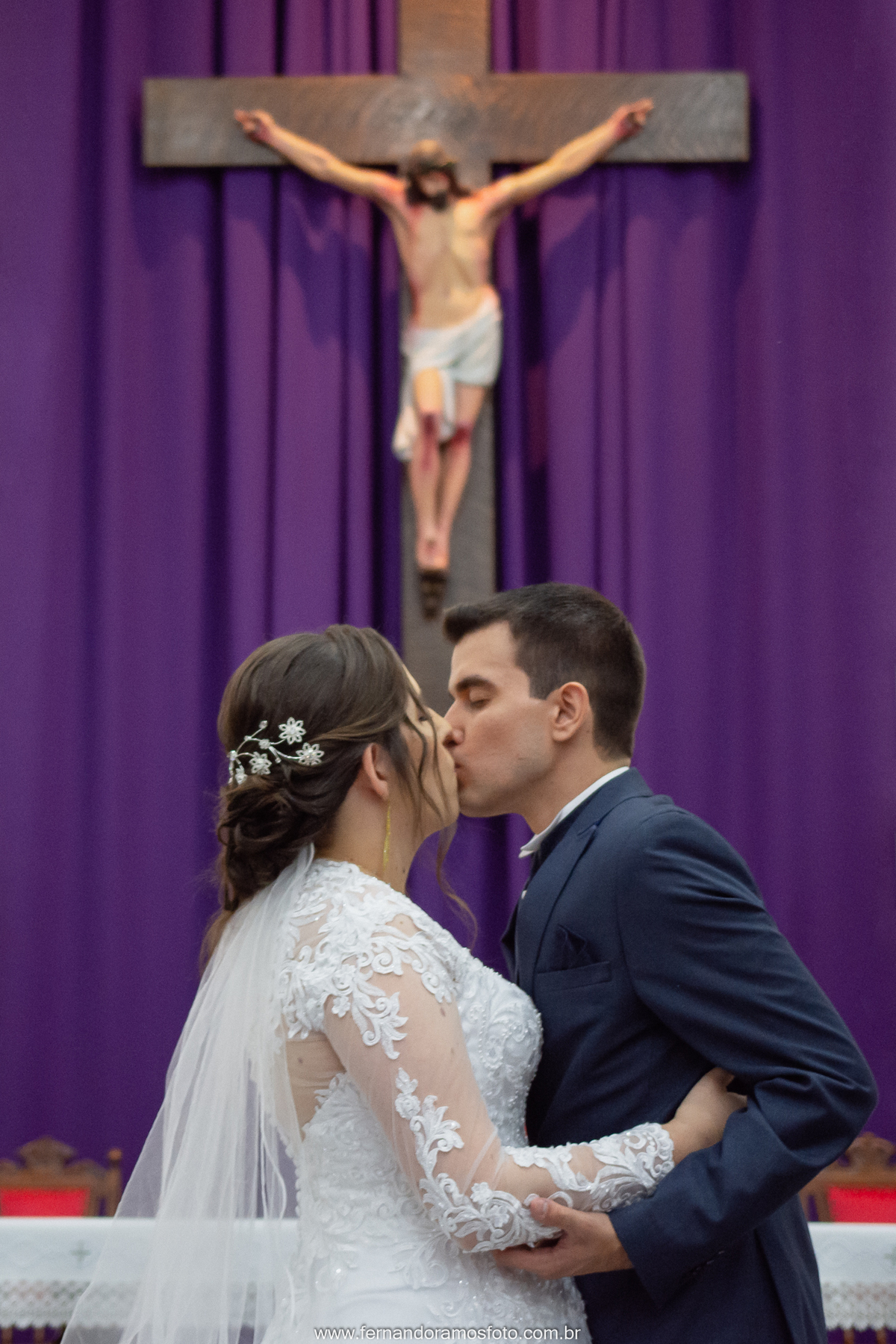 Beijo, cerimônia de casamento na paróquia santa teresinha, Jundiaí, São Paulo, fotografo de casamento