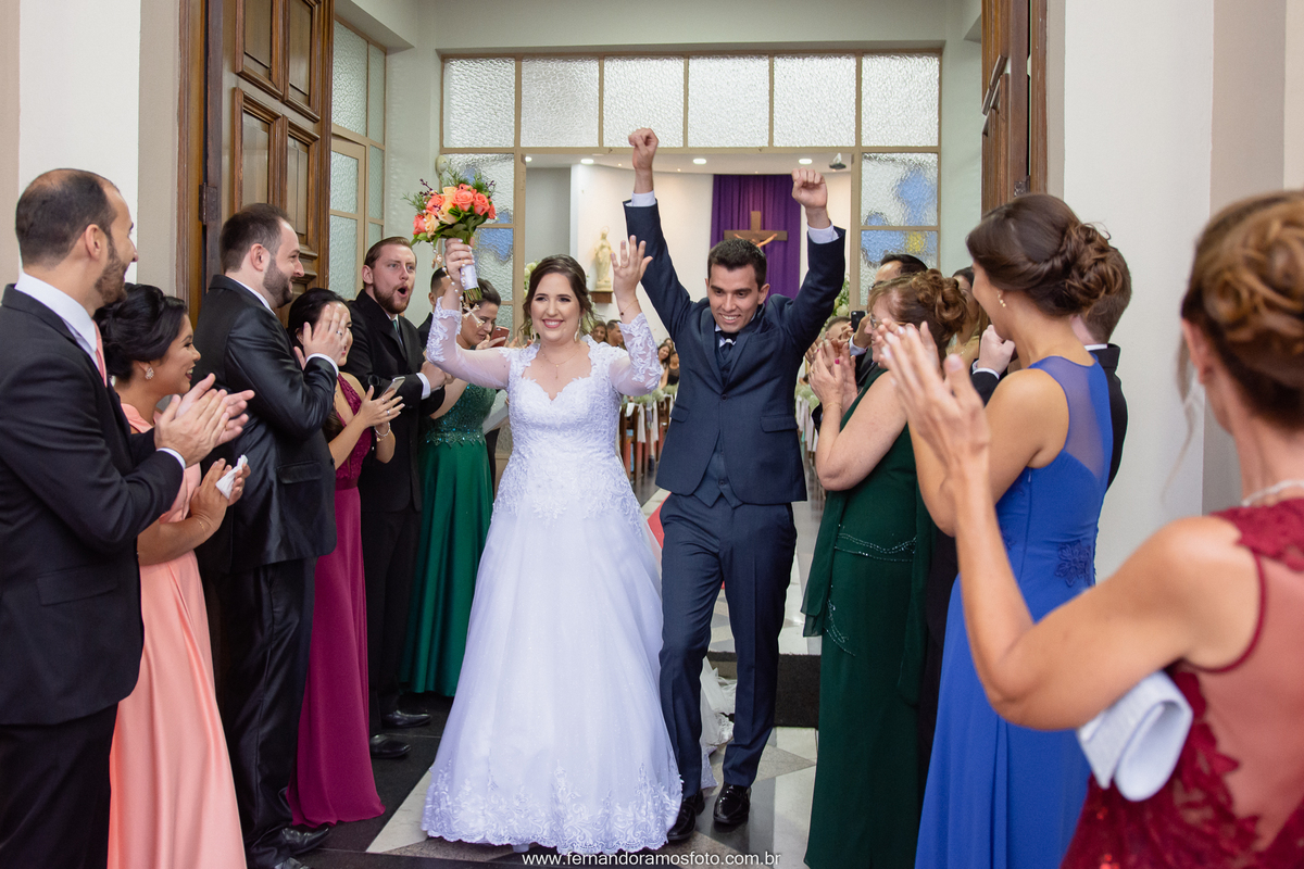 Fotografia espontânea, cerimônia de casamento na paróquia santa teresinha, Jundiaí, São Paulo, fotografo de casamento