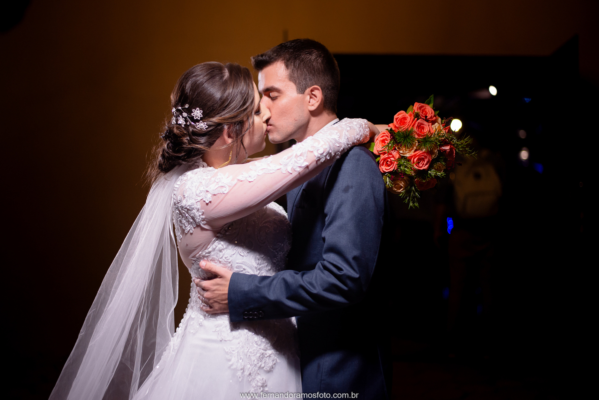 Ensaio pós- casamento realizado no espaço Spazio di Cristalli em Itupeva, São Paulo, Vestido da noiva atelier Splendida, Roupas do noivo Vicentini, Jundiaí, Fotografia de casamento