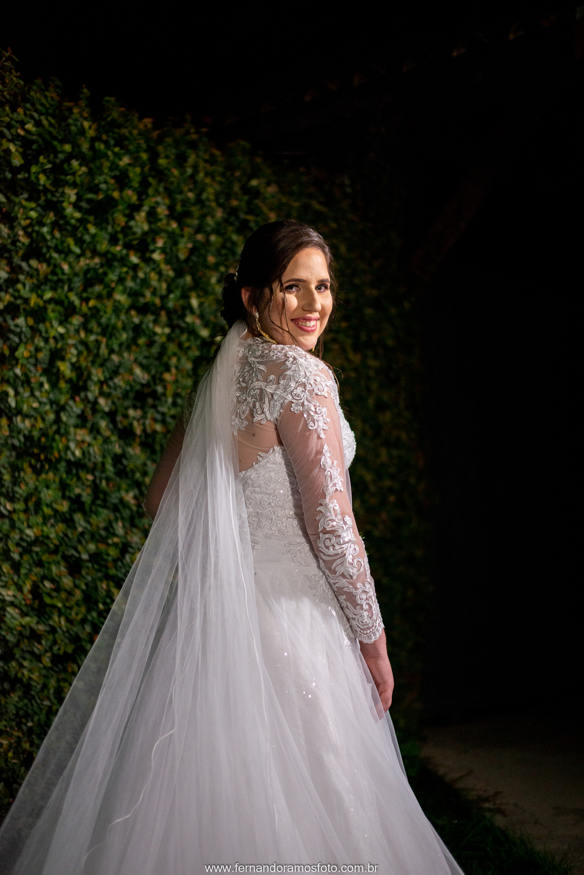 Ensaio pós- casamento realizado no espaço Spazio di Cristalli em Itupeva, São Paulo, Vestido da noiva atelier Splendida, Roupas do noivo Vicentini, Jundiaí, Fotografia de casamento