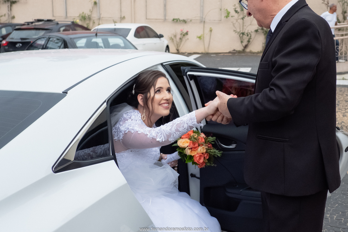 Buquê para casamento, Olivia Marta Decorações, Vestido de noiva, Atelier Splendida, fotografia de casamento, Cerimônia de casamento na paróquia santa teresinha, Jundiaí, São Paulo, aluguel de carro para casamentos