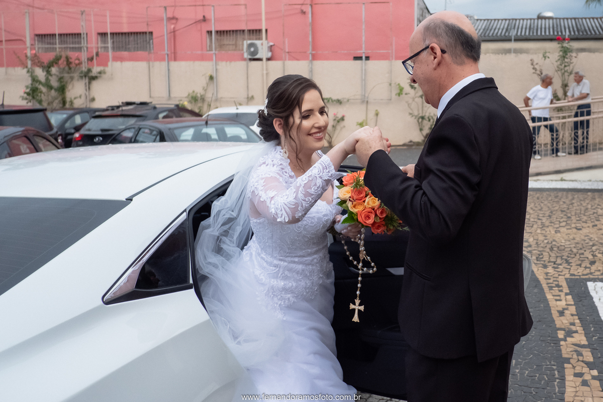 Buquê para casamento, Olivia Marta Decorações, Vestido de noiva, Atelier Splendida, fotografia de casamento, Cerimônia de casamento na paróquia santa teresinha, Jundiaí, São Paulo, aluguel de carro para casamento