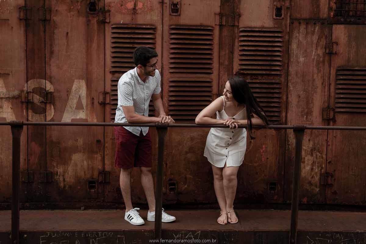 ENSAIO PRE-CASAMENTO EM JUNDIAÍ, FOTOGRAFO DE CASAMENTO, SAVE THE DATE, ENSAIO PRÉ-WEDDING, FATEC JUNDIAÍ, ENSAIO EM LOCAL ABANDONADO, TRENS ABANDONADOS