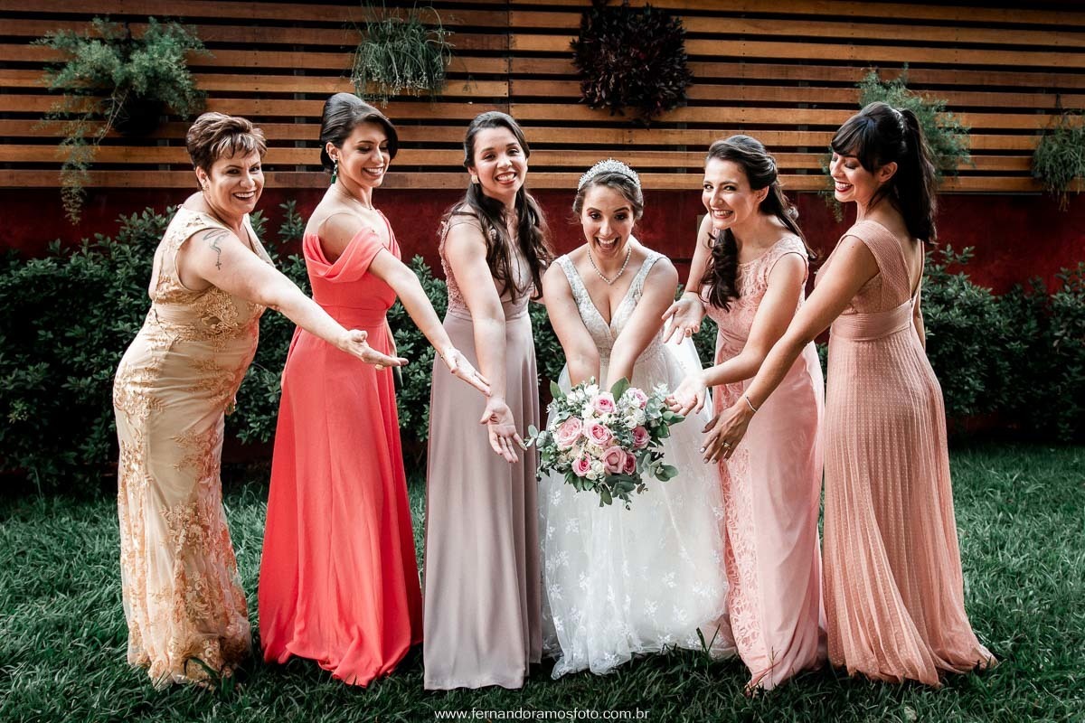FOTO DE CASAMENTO AO AR LIVRE, CASAMENTO DE DIA, LOCAL PARA CASAMENTO NO INTERIOR DE SÃO PAULO, FOTÓGRAFO DE CASAMENTO, FOTO DE CASAMENTO, CASAMENTO EM JUNDIAÍ, CAFÉ COLONIAL BELLA MATTINA, FOTO COM PADRINHOS, PADRINHOS DE CASAMENTO