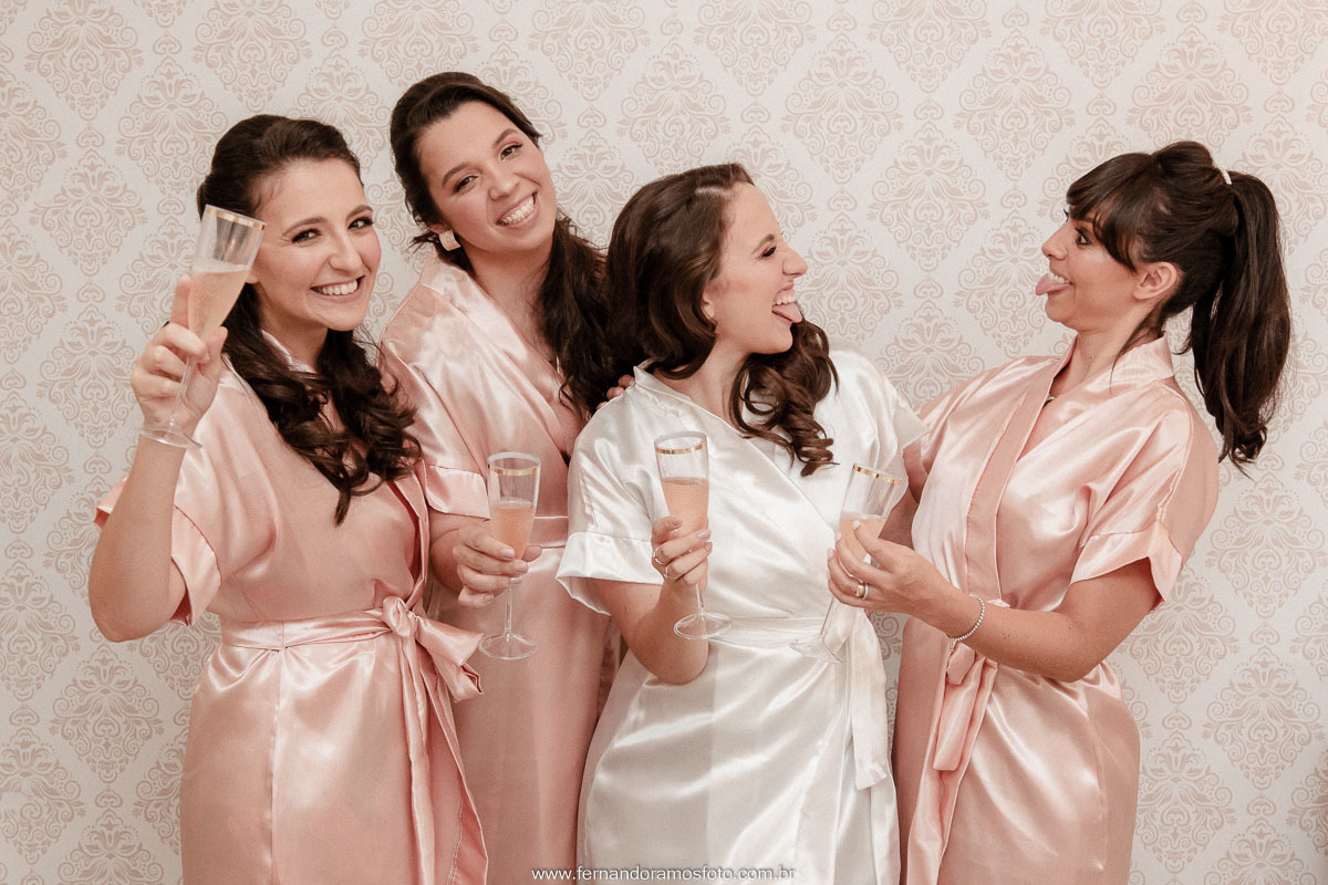 FOTOS DO DIA DA NOIVA, MAQUIAGEM PARA NOIVA, SALÃO PARA NOIVA, FOTÓGRAFO DE CASAMENTO, FOTOGRAFIA DE CASAMENTO, CASAMENTO NO INTERIOR, FOTÓGRAFO EM JUNDIAÍ, VESTIDO DE NOIVA, TUTTI SPOSA, CASAMENTO DE DIA, ROBE PARA NOIVAS E MADRINHAS