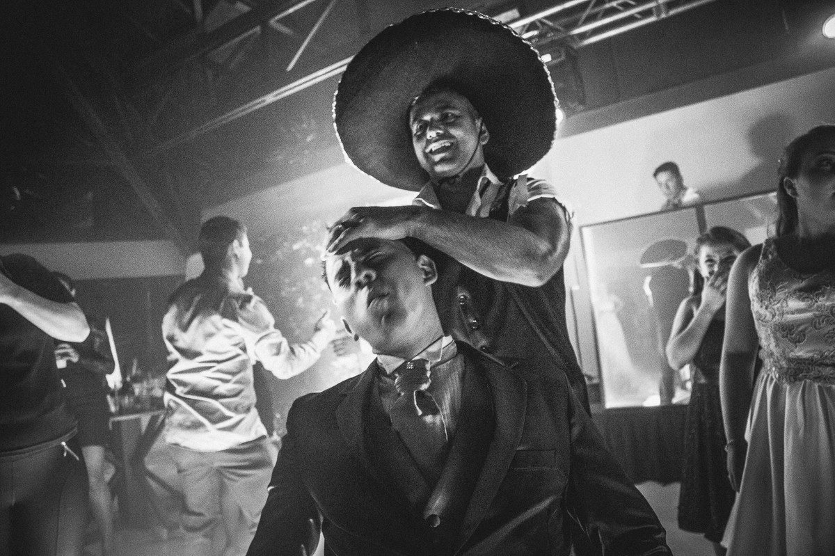 Tequila e festa de casamento noivo