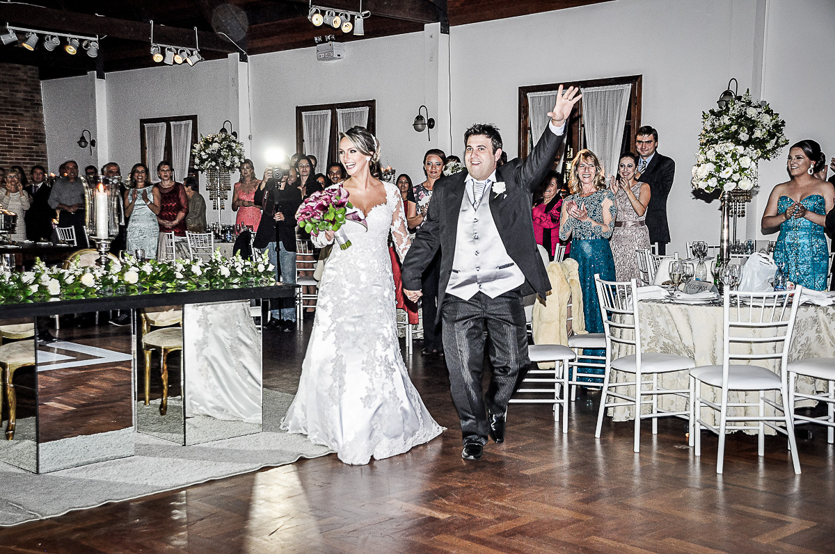 A entrada dos noivos