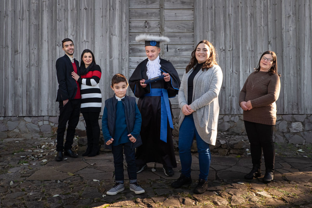 foto de formatura com a família -ensaio espontâneo - ensaio de formatura - su nery fotografia - fotógrafa serra gaúcha - fotógrafo de formatura caxias do sul