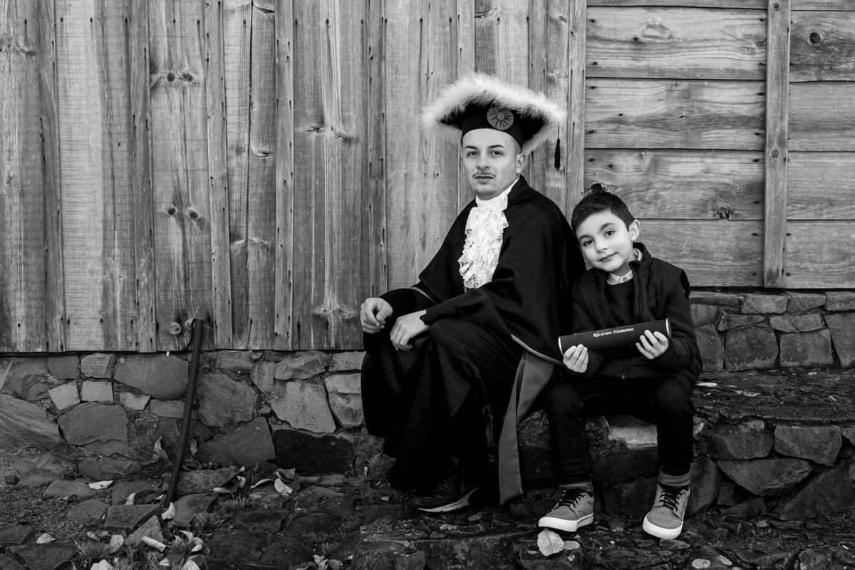 foto de formatura com sobrinho - ensaio de formatura - ensaio ao ar livre- su nery fotografia - fotógrafo serra gaúcha