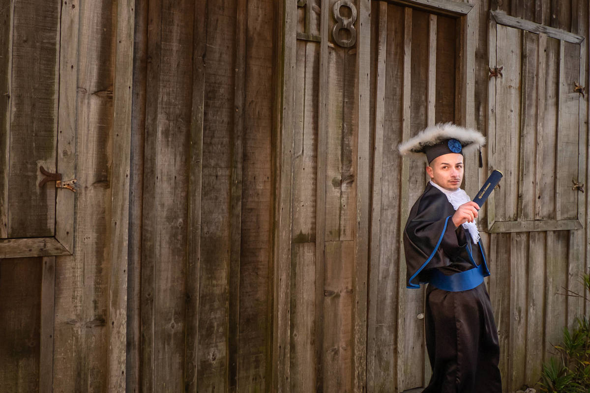 ensaiode formatura com a família-
ensaio de formatura - foto de formatura - formando em rh -ensaio nas replicas de caxias- su nery fotografia-fotógrafo de formatura - fotógrafa serra gaúcha-ensaio de formatura ao ar livre