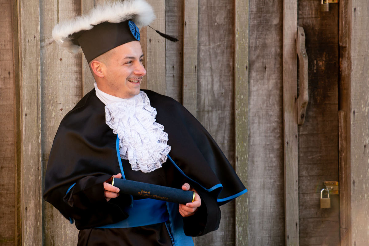 ensaio de formatura ao ar livre-ensaio esponatâneo -ensaiode formatura com a família-
ensaio de formatura - foto de formatura - formando em rh - ensaio de formatura nos pavilhões da festa da uva - su nery fotografia- fotógrafo de formatura - 