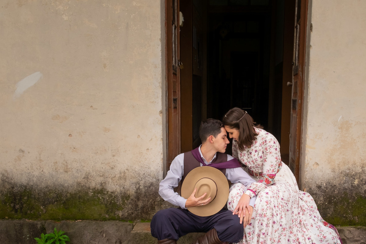ensaio temático - ensaio semana farroupilha -su nery fotografia - fotógrafa caxias do sul -  fotógrafo serra gaúcha - ensaio vestida de prenda - foto de ctg - foto de casal pilchado - foto de casal de ctg - ensaio de casal - fotógrafa caxias do sul - 