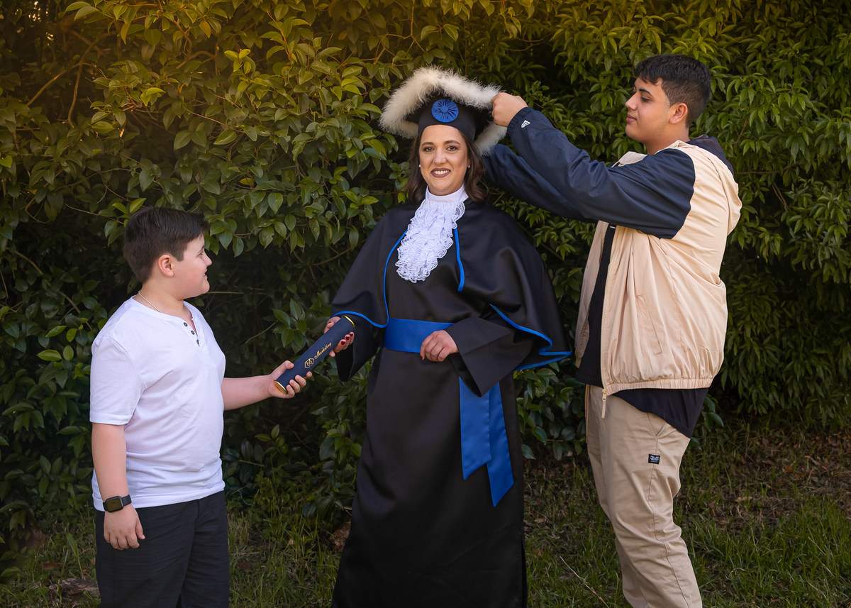 formatura 2023 -ensaio externo caxias do sul- formanda 2023- ensaio de formatura com família -sunery fotografia-fotógrafa caxias do sul-ensaio de formatura com filhos - fotógrafo de formatura caxias