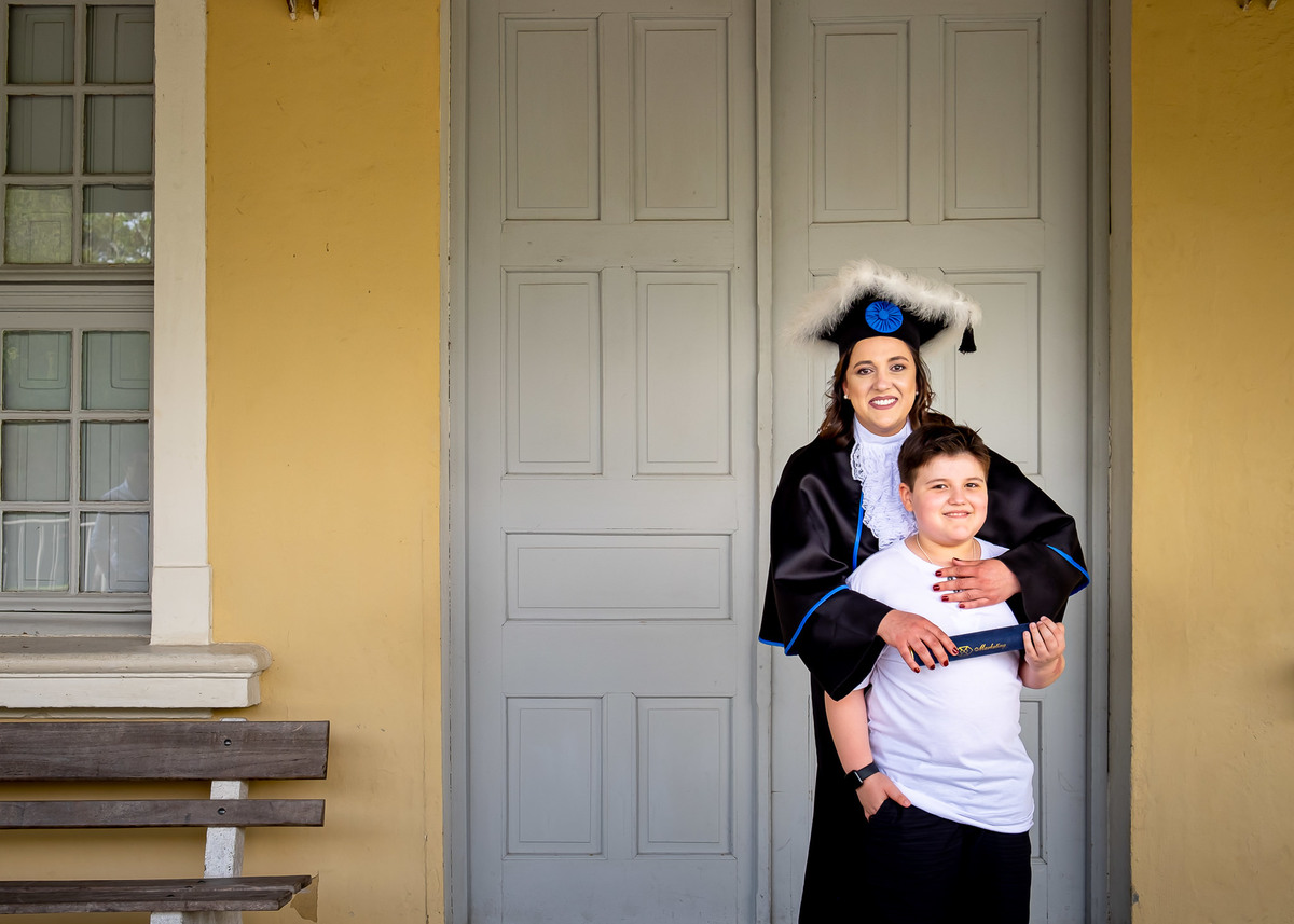 Formatura 2022 - formatura 2023- ensaio de formatura - fotógrafa de formatura - formanda em administração - formanda em marketing- ensaio de formatura com a família - sunery fotografia - fotógrafa caxias do sul