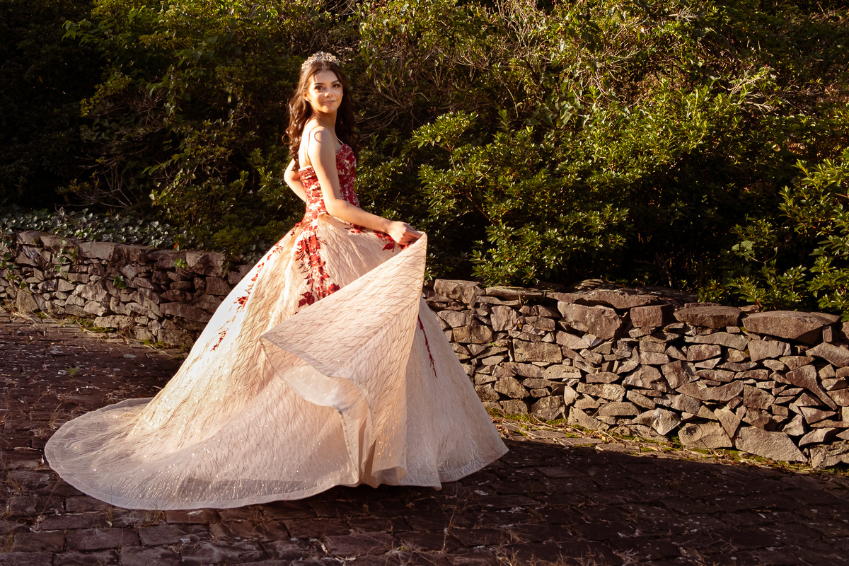 making of- ensaio de debutante- ensaio ensaio de 15 anos- fotógrafa de 15 anos  -melhor fotógrafa de gestante - melhor fotógrafa serra gaúcha - su nery fotografia-ensaio em caxias do sul - ensaio com vestido de festa - ensaio de princesa