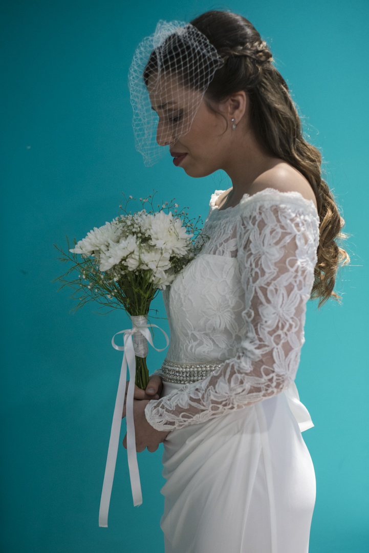 Sol con su ramo. El Lazo, 17 de Marzo de 2019. Marcos Pasquare. Fotógrafo de bodas.