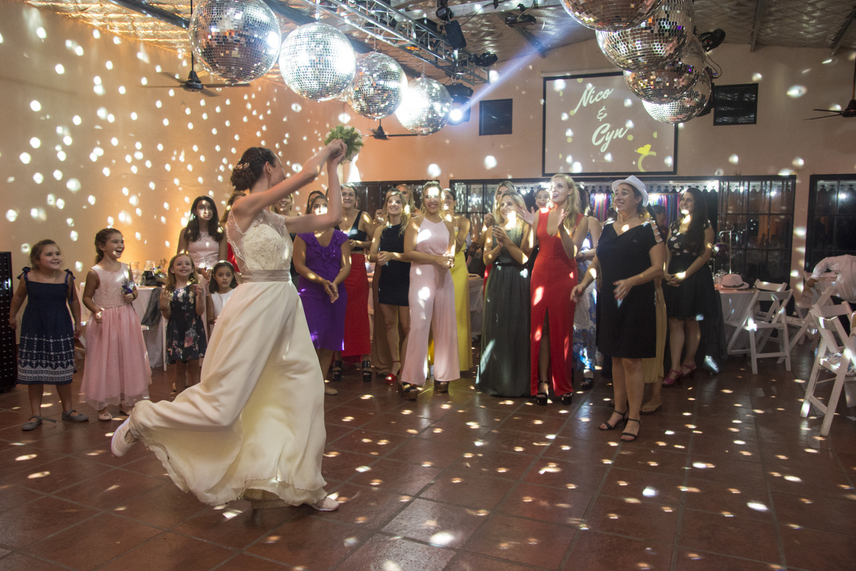 El ramo. La Celestina. Marcos Pasquare fotógrafo de bodas. Buenos Aires.