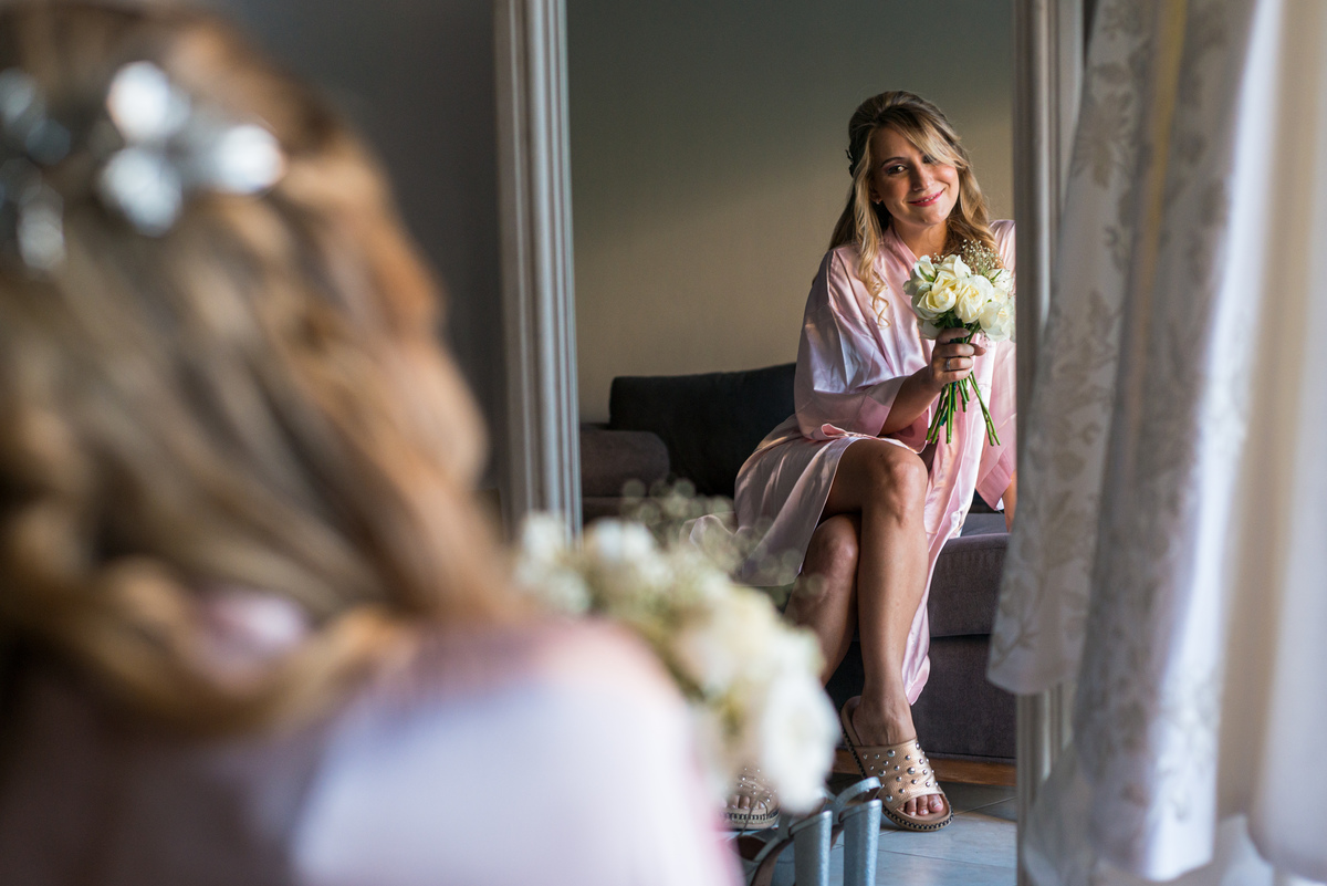 Getting ready novia, vestido de Teresa, ramo y tocado. Marcos Pasquare fotógrafo de bodas. Nuñez, Caba.