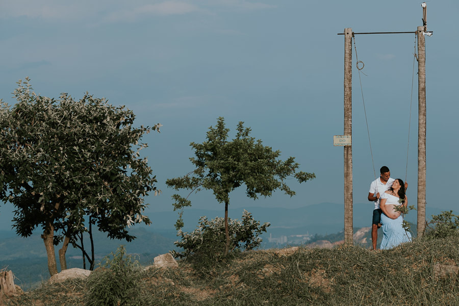Ensaio fotográfico de grávida de Thamiris no Morro do Capuava, em Pirapora do Bom Jesus por Anderson Crepaldi Fotografia