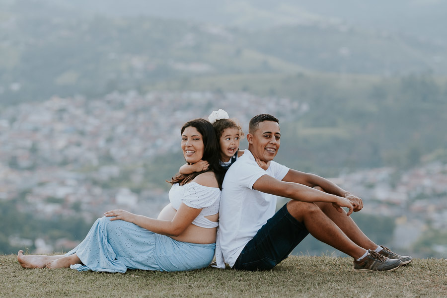 Ensaio fotográfico de grávida de Thamiris no Morro do Capuava, em Pirapora do Bom Jesus por Anderson Crepaldi Fotografia