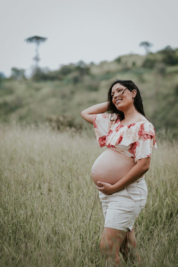 Ensaio fotográfico de grávida de Thamiris no Morro do Capuava, em Pirapora do Bom Jesus por Anderson Crepaldi Fotografia