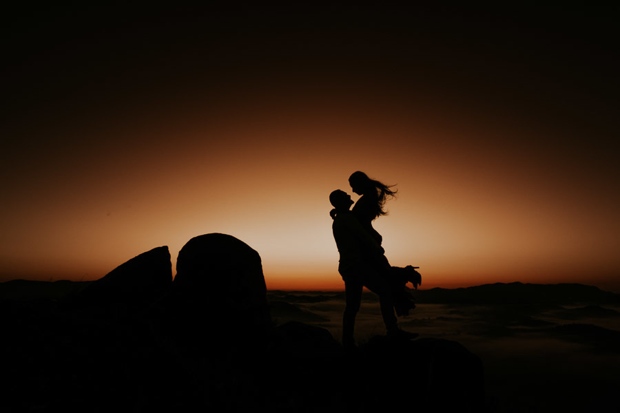 Ensaio pré-wedding no nascer do sol de Nany e Fabrizio no Pico do Olho D'água em Mairiporã, por Anderson Crepaldi Fotografia