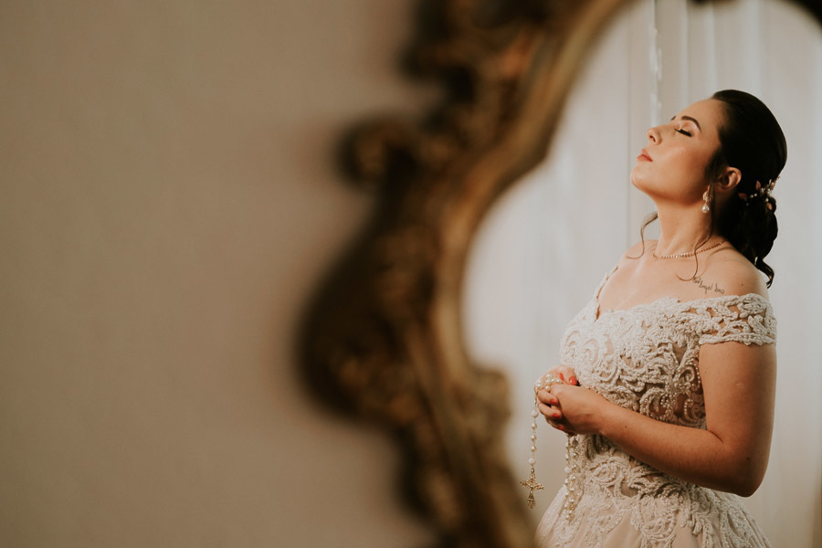 Noiva Camila no making off no salão Erika Okada por Anderson Crepaldi Fotografia