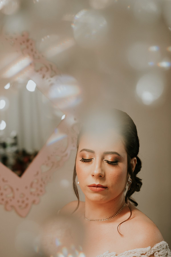 Noiva Camila no making off no salão Erika Okada por Anderson Crepaldi Fotografia