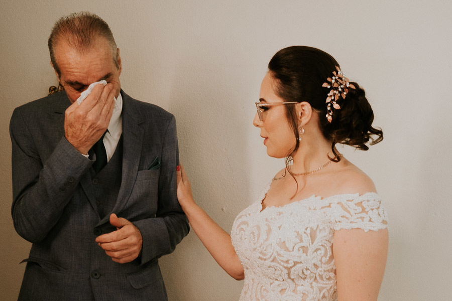 Noiva Camila no making off no salão Erika Okada por Anderson Crepaldi Fotografia