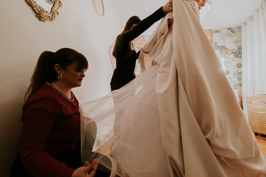 Noiva Camila no making off no salão Erika Okada por Anderson Crepaldi Fotografia