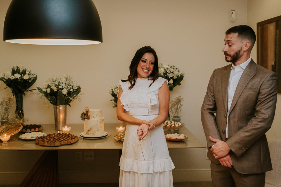 Mini wedding de Julia e Silvio em casa, São Paulo por Anderson Crepaldi Fotografia