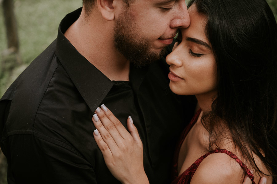 Ensaio pré wedding de Giovanna e Gustavo na Cachoeira Grande em Lagoinha por Anderson Crepaldi Fotografia