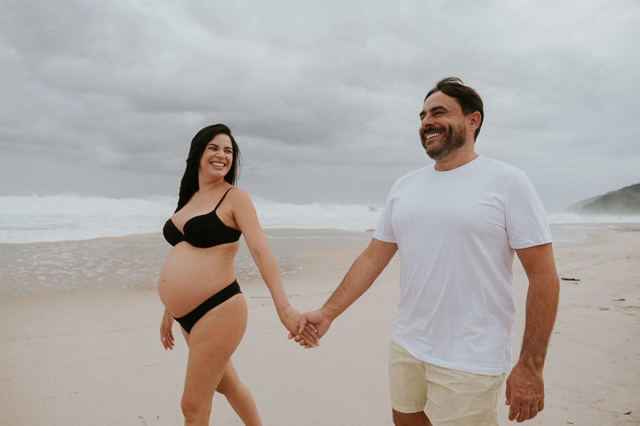 Ensaio gestante de Lauren na praia de Maresias por Anderson Crepaldi Fotografia