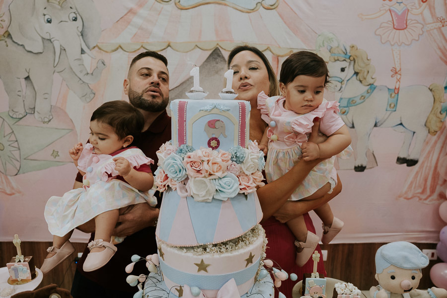 Festa de aniversário infantil com tema circo de Rafaela e Manuela no Buffet Villa safari, em Santo André por Anderson Crepaldi Fotografia