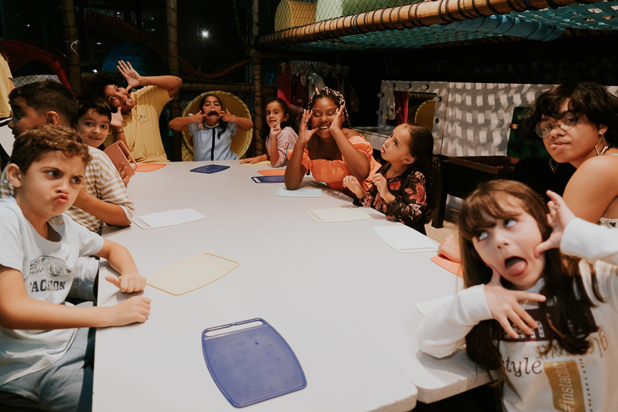 Festa de aniversário infantil da Maria Luiza com tema Alice no País das Maravilhas no Buffet Vila Brincarte por Anderson Crepaldi Fotografia