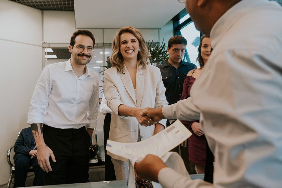 Casamento intimista de Thais e Felipe no cartório Jardim América em São Paulo por Anderson Crepaldi Fotografia