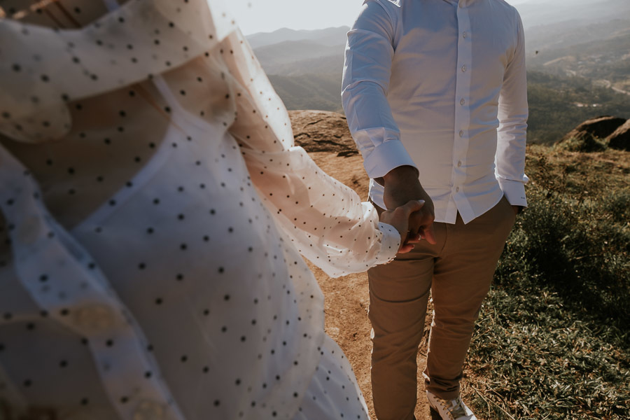 Ensaio pré-wedding de Beatriz e Guilherme no Pico do Olho D'água em Mairiporã por Anderson Crepaldi Fotografia