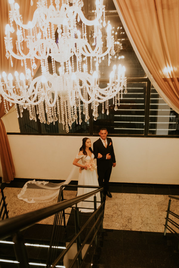 Casamento clássico de Monique e Alessandre no Buffet Master Day em São Paulo por Anderson Crepaldi Fotografia